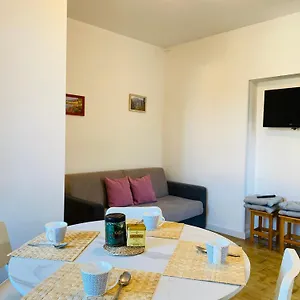 https://casa-carolina-ground-floor-apartment-2-4-sleeps.it-lombardy.com